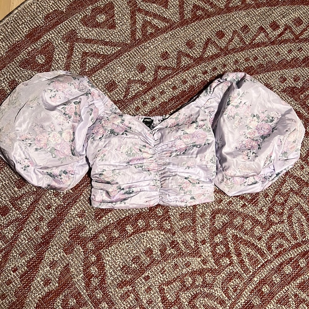 Express floral cropped top with puffy sleeves size XS